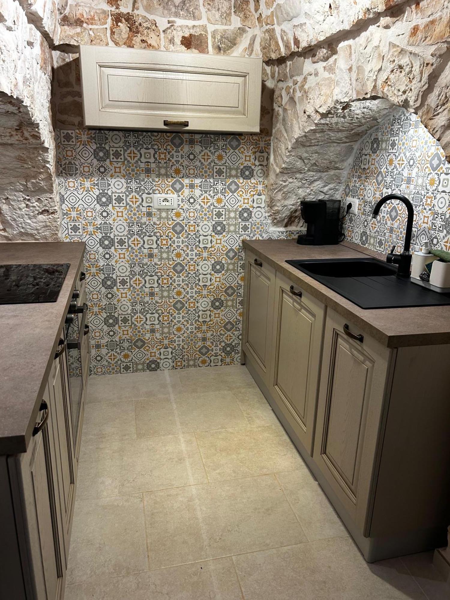 Il Trullo Di Bina Bed and Breakfast Pezze Di Greco Buitenkant foto